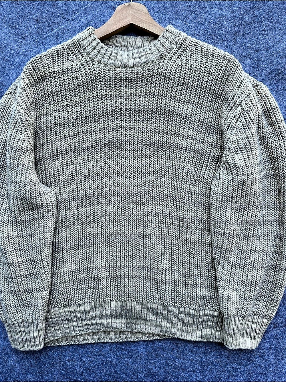 H&Medium Relaxed-Fit Rib-Knit Sweater Gray Medium